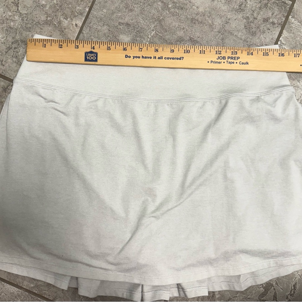 Vuori Women's Halo Performance Skirt Sz XL Salt Heather Color - Picture 8 of 12